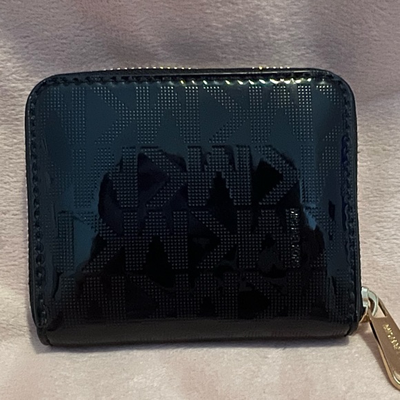 Michael Kors Small Zip Around Wallet - Picture 2 of 4